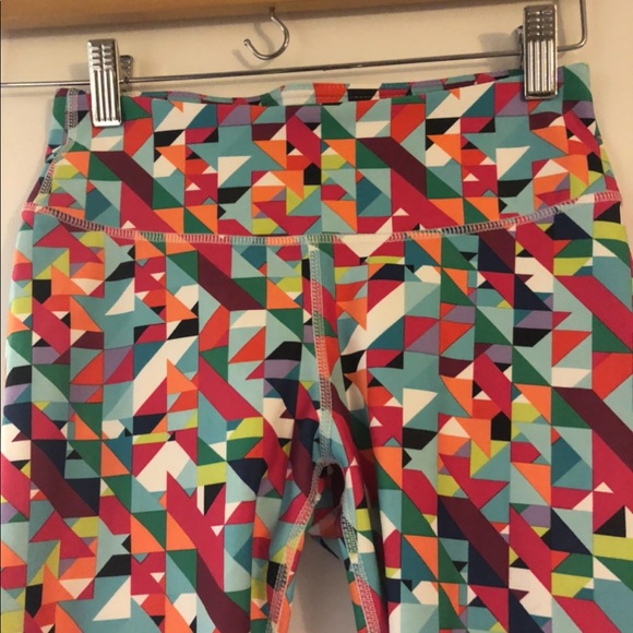 Fabletics multi colored geometric capris. XXS - Picture 5 of 10